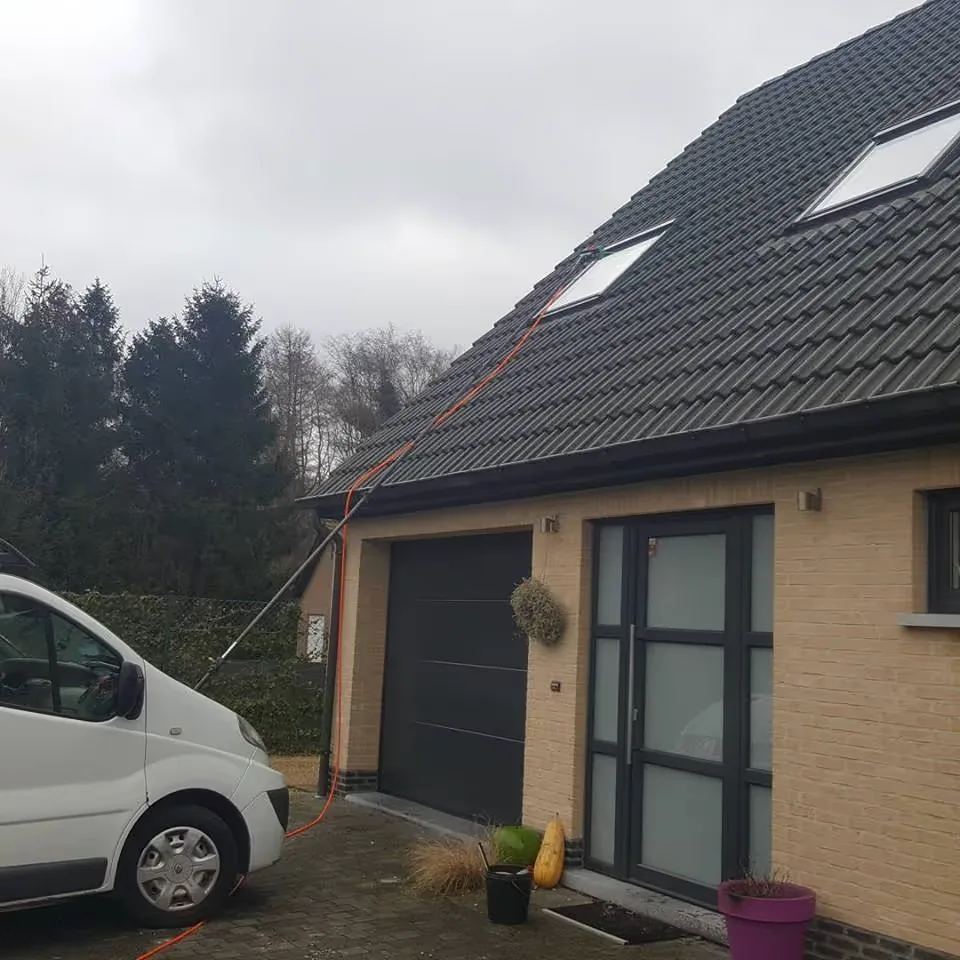 Gereinigde ramen van een woning in Nijlen