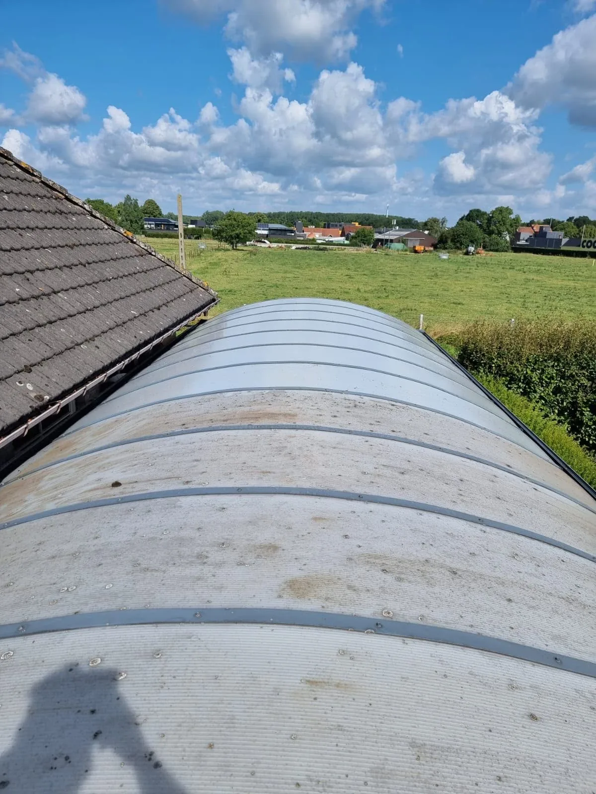 Lichtstraat op een plat dak